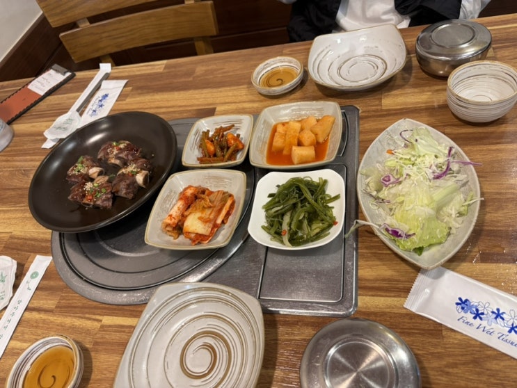  기본찬이 갈비찜인 인창동맛집(feat.수갈비탕)