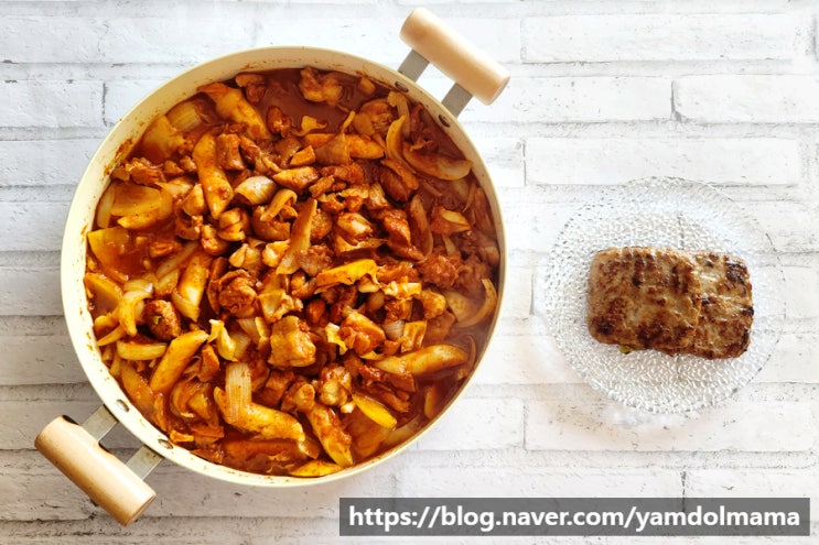  100%닭다리살로 만들어서 맛있는 천지푸드 양념닭갈비