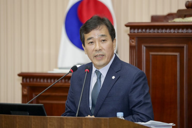  구리시의회 권봉수 의장, "시의원님들의 시정질문 전문성 돋보여"