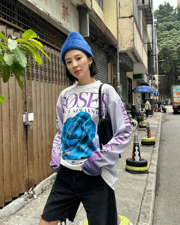 모델 아이린의 버버리 로즈 프린트 티셔츠 긴팔티 정보! 모델 아이린의 버버리 로즈 프린트 티셔츠 긴팔티 정보!