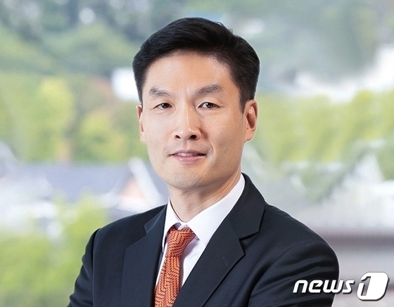 세번째 한국인 ICC <b>재판관</b> 탄생…백기봉 김앤장 <b>변호사</b> 선출