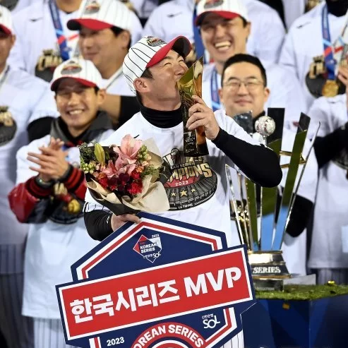 2023 KBO 골든글러브 시상식 일정, 후보 명단, 선발 기준 및... 