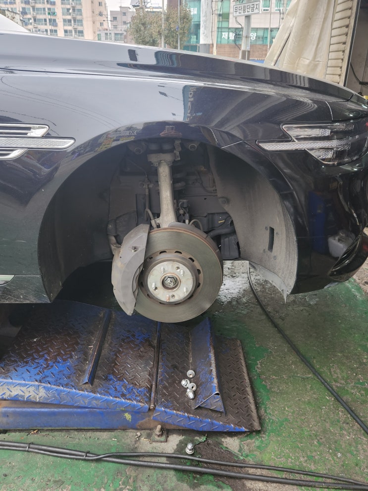  [제네시스 G90] 타이어펑크 수리 후기 Genesis G90 타이어수리 바퀴펑크 펑크수리 바퀴수리 DB손해보험렉카 차량고장견인 차량견인 목동로데오 타이어365 금호타이어전문점
