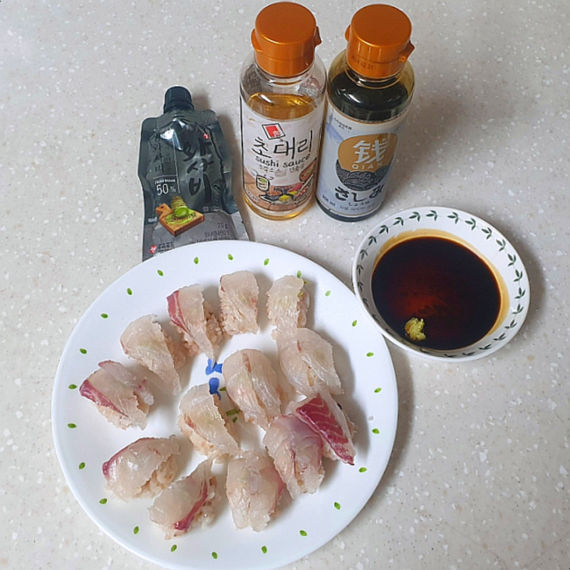 생선초밥 밥 만들기 햇반 카쿠카쿠 초대리 치엔 사시미쇼유 간장 재료 추천
