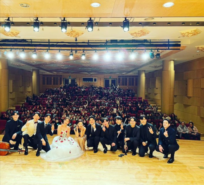 [연예/이슈]<b>다니엘</b> 린데만 결혼 <b>전현무</b>, 의리남의 사랑스러운... 