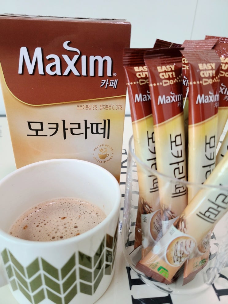  맥심 카페 모카라떼 커피 : 카페인 함량 모카골드 비교