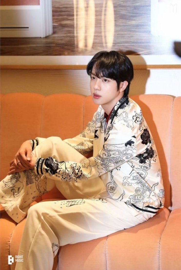 <연예가핫이슈> 방탄소년단 진 ‘디 애스트로넛’, 멕시코 ‘하우스 라디오’ 16번째 정상... 전세계 차트 석권 <연예가핫이슈> 방탄소년단 진 ‘디 애스트로넛’, 멕시코 ‘하우스 라디오’ 16번째 정상... 전세계 차트 석권