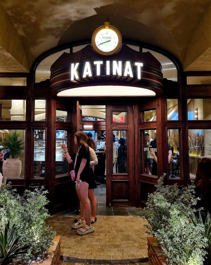  다낭 핫플 로컬 카페 추천 KATINAT 사람 진짜 많더라