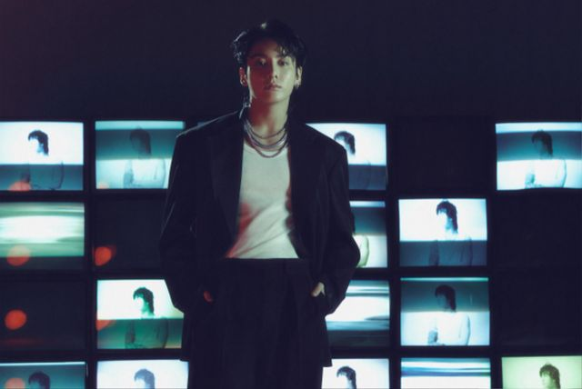 <b>정국</b>, 솔로 아티스트로는 첫 日 <b>레코드협회</b> ‘플래티넘’ 인증... 