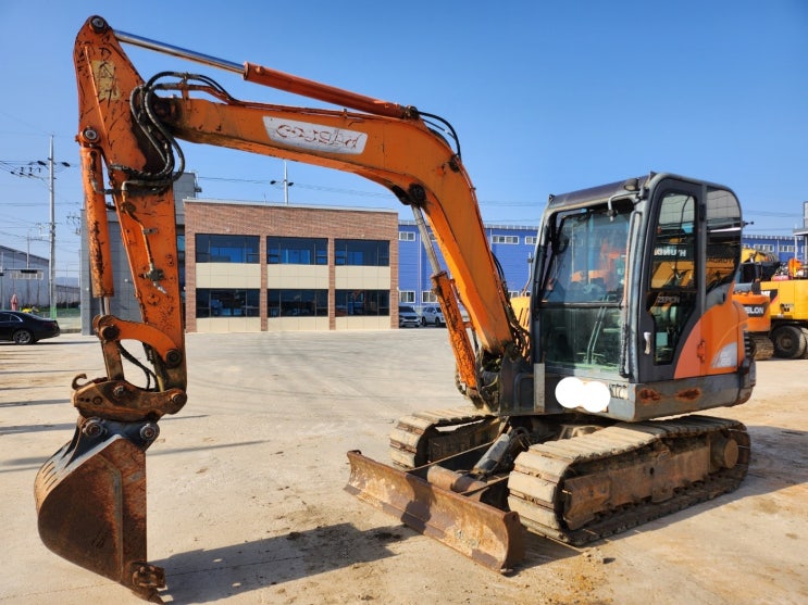  두산 DX55 ACE 2011년식 고무패드 가동12000시간대 02 중고굴삭기