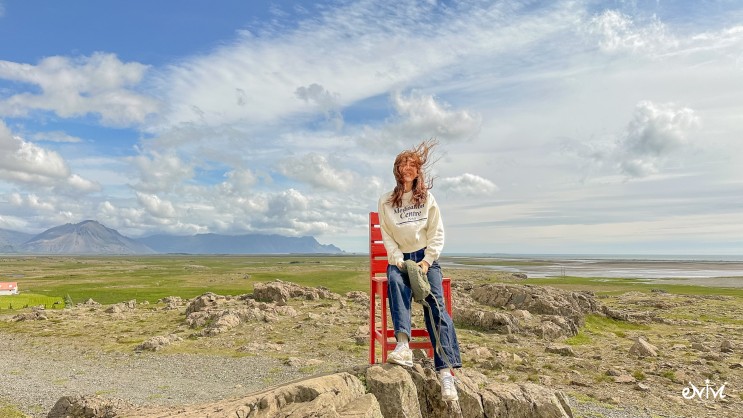 아이슬란드 호픈에서 동쪽으로 링로드일주 중 만난 빨간의자 (red chair) 북유럽여행