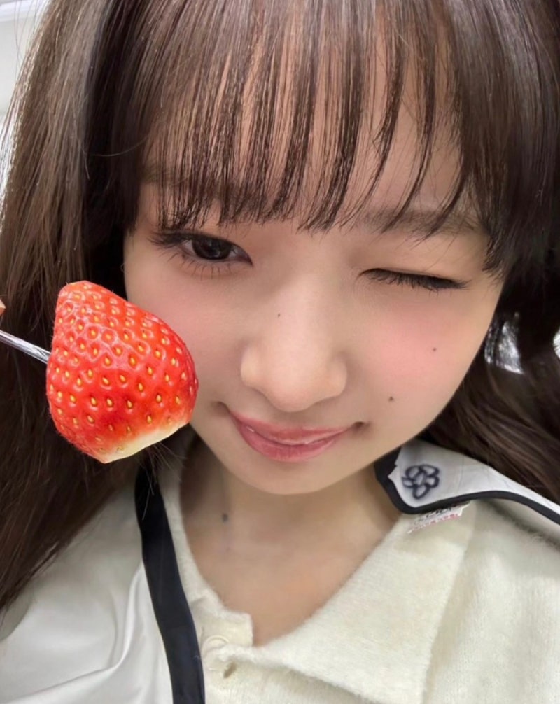 IVE Rei 可愛多樣的自拍、他拍照片、Instagram 文案等