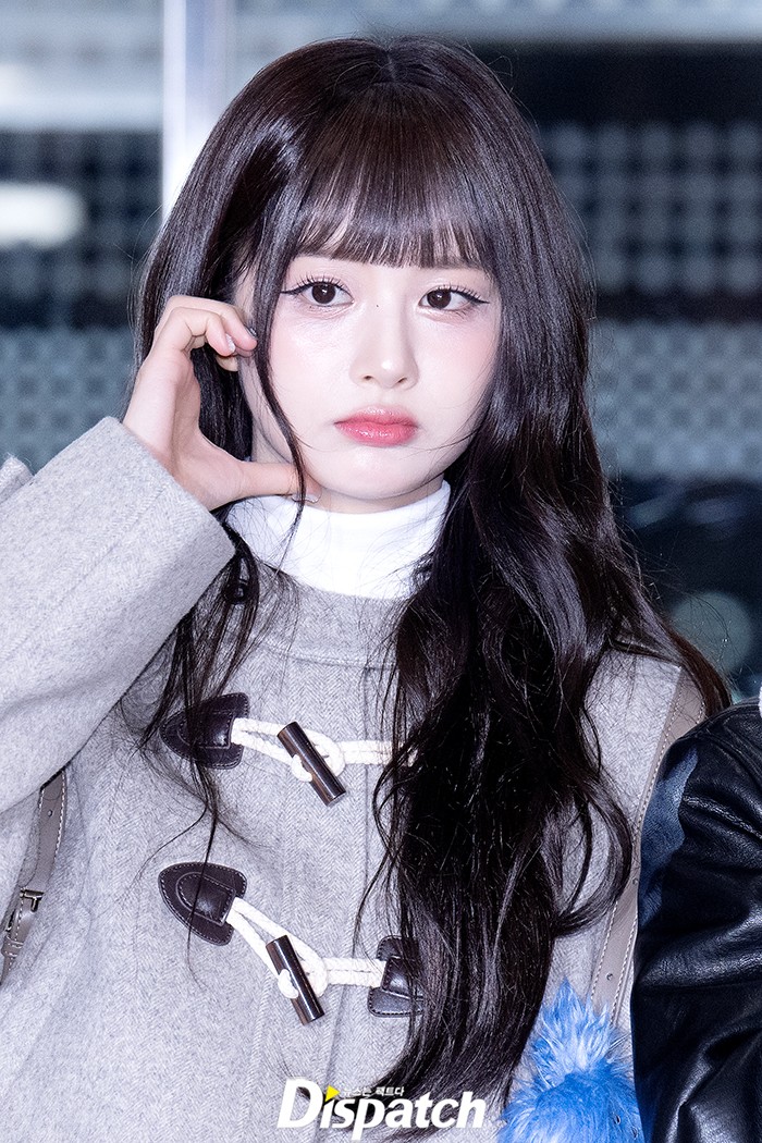 엔믹스 설윤·규진, 인형 같은 뱅 스타일...'2023 뮤직뱅크' 참석차 출국 엔믹스 설윤·규진, 인형 같은 뱅 스타일...'2023 뮤직뱅크' 참석차 출국