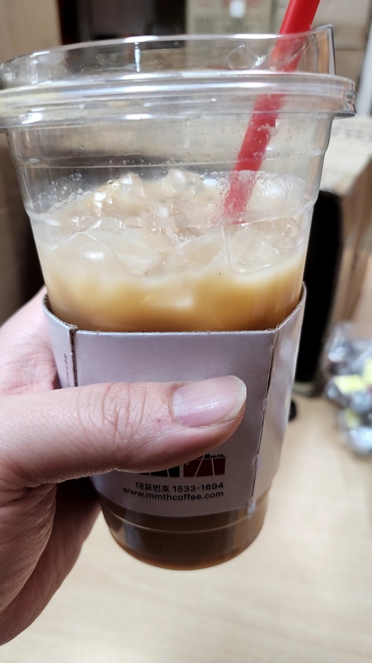  매머드커피 디카페인 헤이즐넛커피 마셔본 후기 및 칼로리 정보