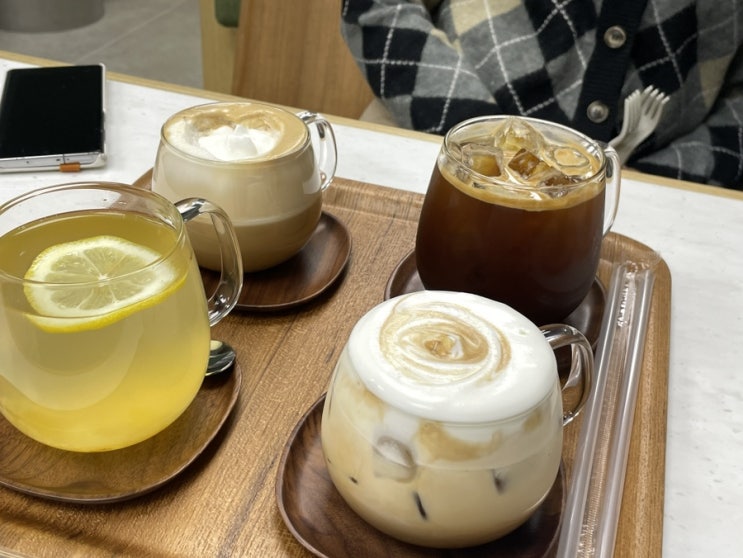  첨단카페맛집) 동춘다방 내돈내산 후기 (feat.바스크치즈케이크, 도지마롤)