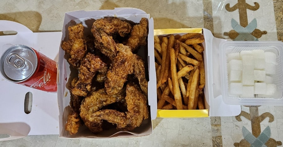 BHC치킨 춘천온의점 사진 1