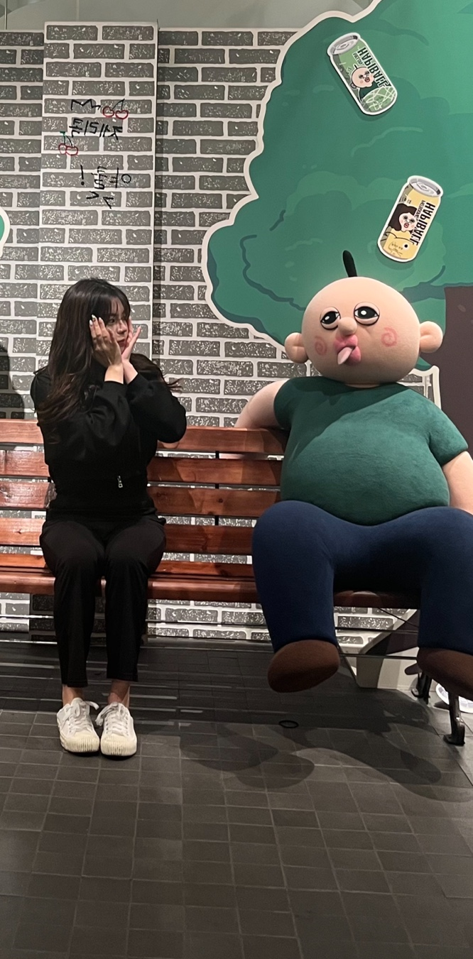  2023.12.09 더현대백화점 / 빵빵이 하피볼 + 여왕떡볶이+ 코코로카라