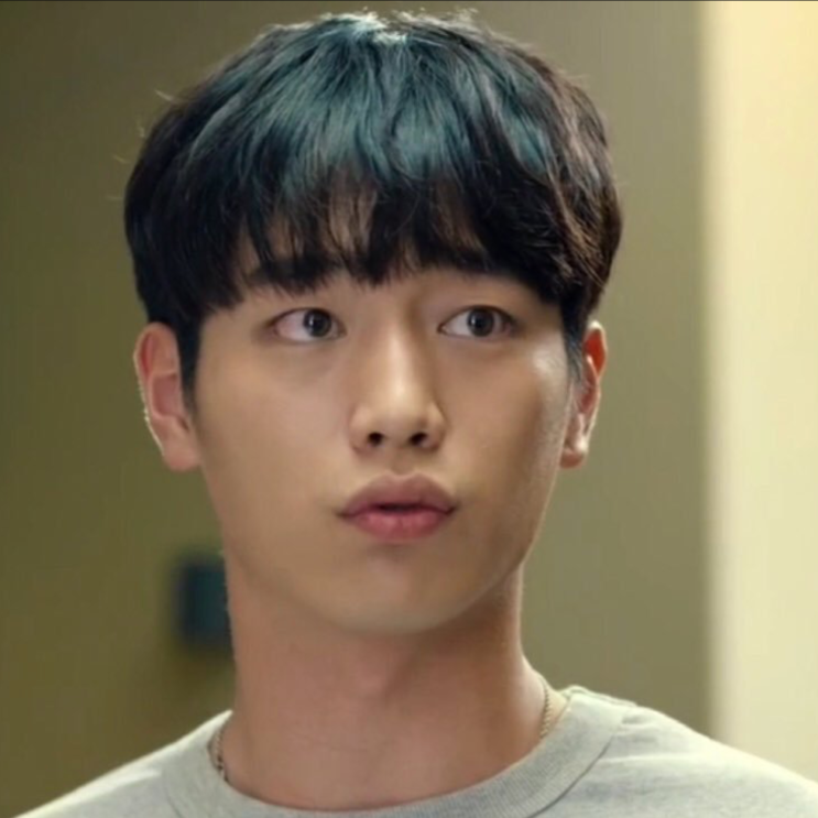  남자 아이롱펌과 옆머리 다운펌: 헤어스타일을 변화시킬 혁신적인 방법