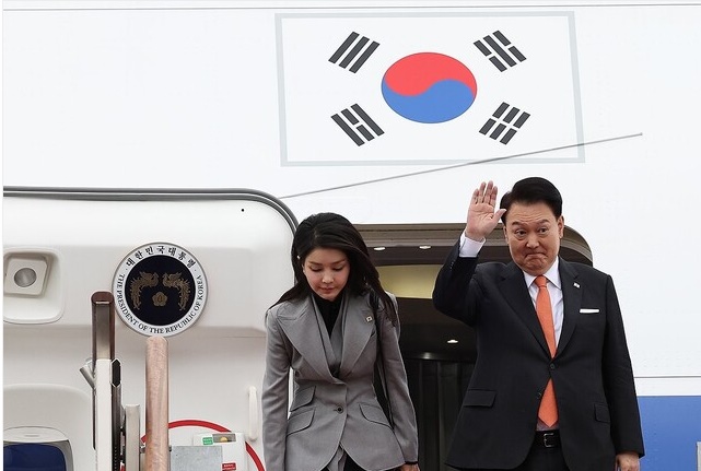[外交 正常化] 尹<b>대통령 네덜란드 국빈</b> 환영식… 국왕과... 