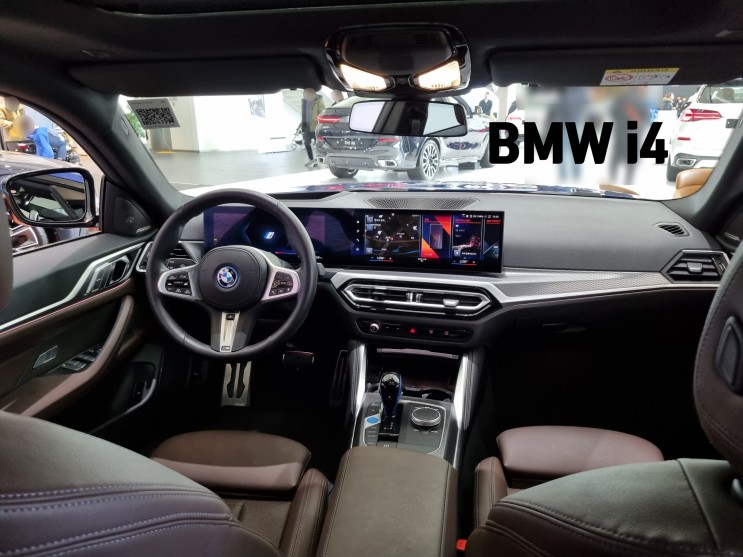 BMW i4 내부 신형 디스플레이가 인상적인 실내 인테리어 리뷰