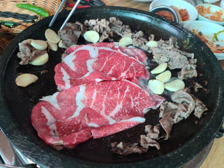  산청 물장구식육식당 한우 맛있어요.