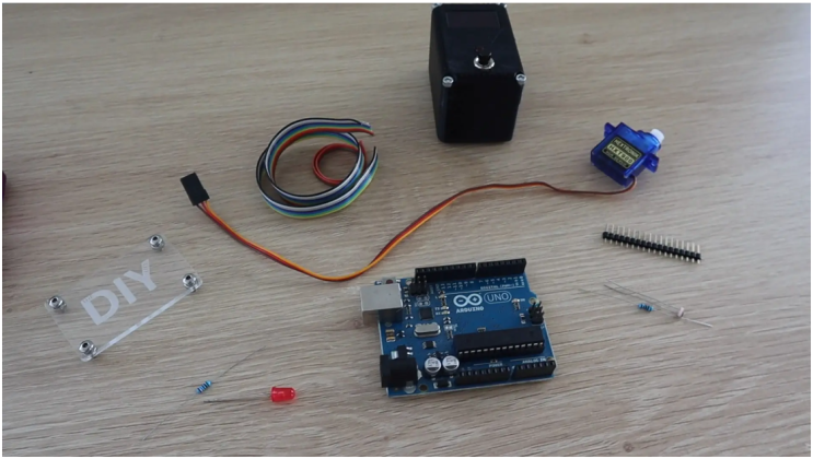 [번역] Arduino는 얼마나 빨리 반응할 수 있나요? 반응 타이머 게임을 사용하여 테스트 :: The DIY Life 제공