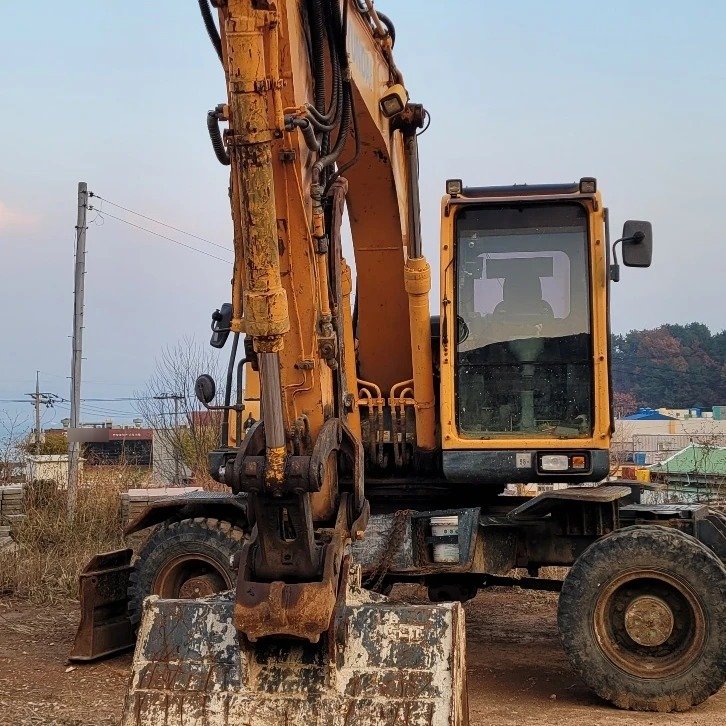 현대 R140W 2013년식 4700만원 판매합니다. 현대 R140W 2013년식 4700만원 판매합니다.