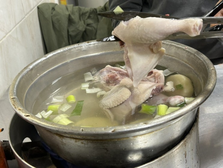  명동 닭한마리 본점/ 동대문 닭한마리 골목