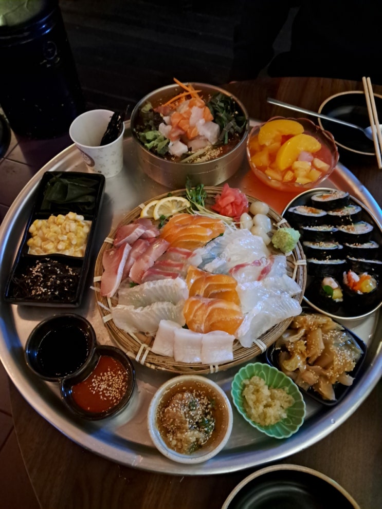 이태원 맛집| 바다포차돌섬 김밥 삼합으로 유명한 이태원 핫플