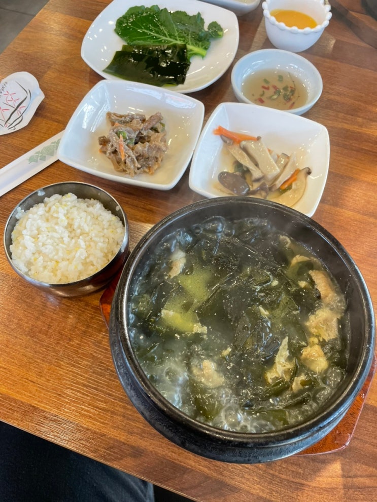 부산 강서구 화전동 주차장 넓고 미역국맛있는곳 "오복미역"