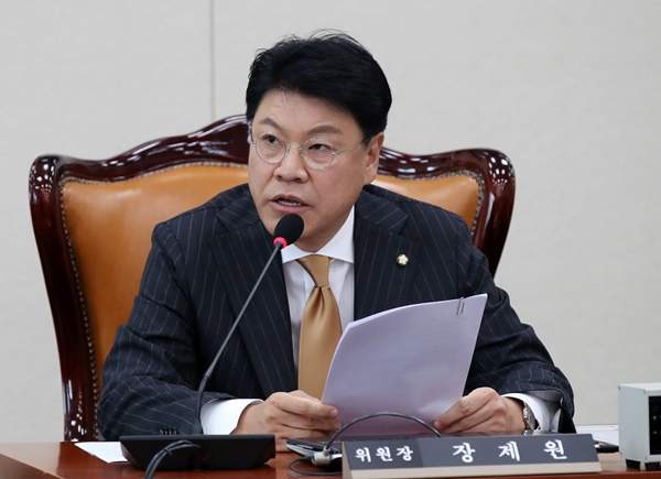 윤핵관 <b>장제원</b>,, <b>불출마</b> 공식 선언..."나를 밟고 尹 정부 성공"