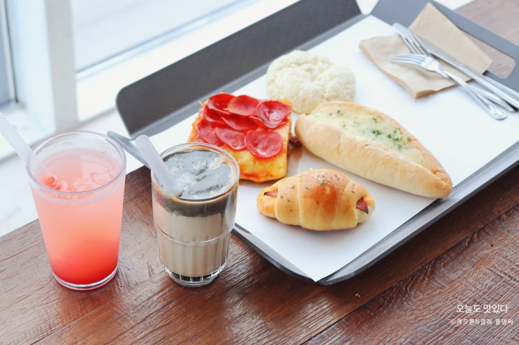  속초 베이커리 카페, 마법 같은 속초 오베르망 카페에서 느껴진 달콤한 시간