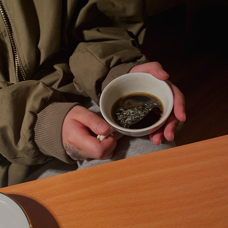  동명동신상카페 심신단련 402호 커피맛집