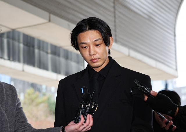<b>유아인</b> 첫 재판, "대마 흡연은 <b>인정</b> 프로포폴은 과장"주장