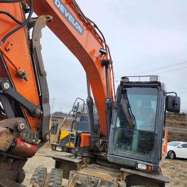 두산 DX140W5K 2018년식 7600만원 판매합니다. 두산 DX140W5K 2018년식 7600만원 판매합니다.