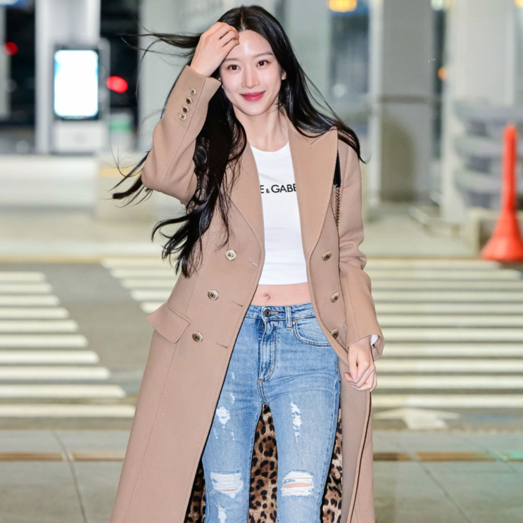  문가영 공항패션 여성 카멜 캐시미어 롱코트 긴팔티 롱슬리브 크롭티 정보