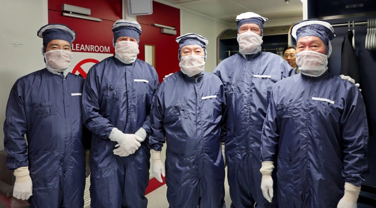이재용·최태원 회장, <b>네덜란드</b> ASML 방문…양국 <b>반도체 동맹</b>... 