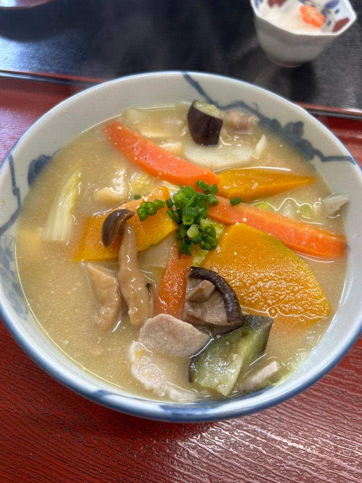 [벳푸 지옥온천 맛집 추천] 향토음식 단고지루와 돈부리가 맛있는 로컬맛집 아지도코로 요네다