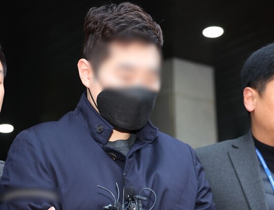 '100억대 비자금 의혹' 한글과컴퓨터 <b>김상철 회장</b> 아들 구속 송치