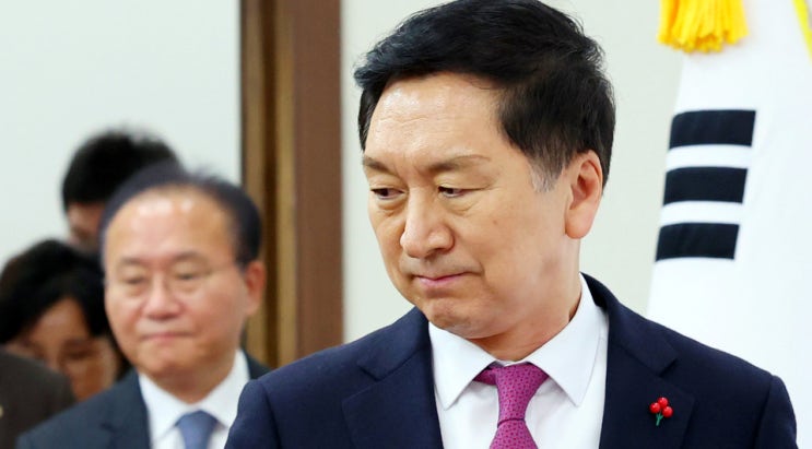 <b>김기현</b> 국힘 대표, <b>거취</b> 곧 표명할 듯