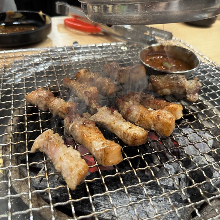  레트로감성 퇴계동맛집 “황금돼지저금통”