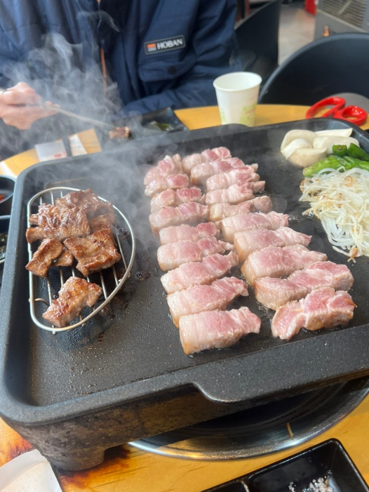 종로3가맛집 점심에도 저녁에도 맛있는 고기를 구워먹을수 있는 익선동목장