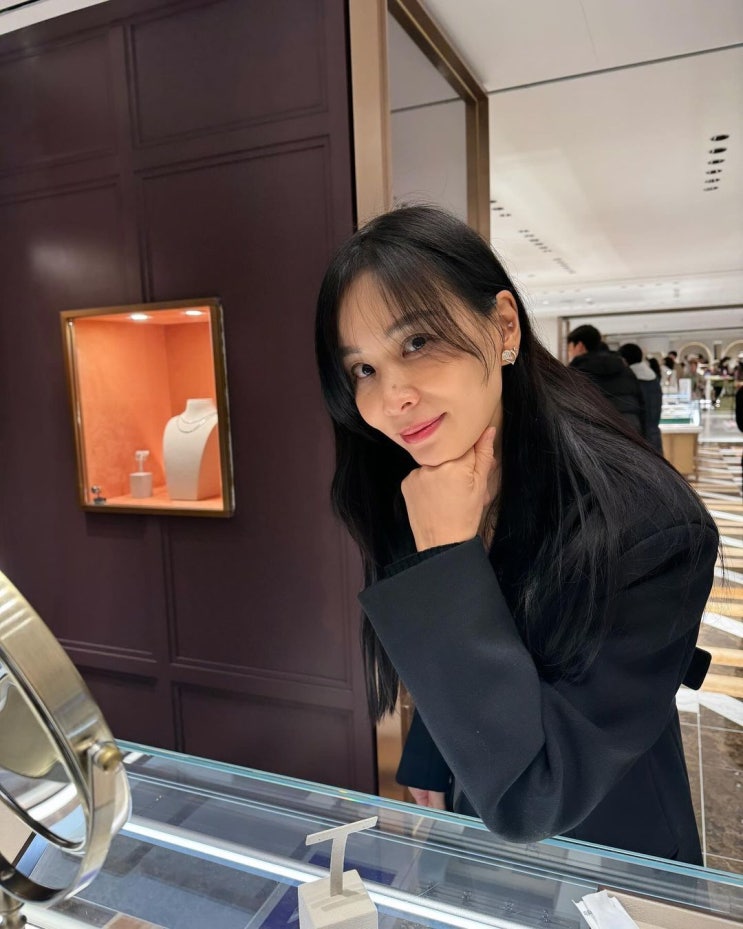  고소영이 선택한 14k & 다이아로 이뤄진 여자 명품 쥬얼리 브랜드 디아모모와 함께한 데일리 목걸이 레이어드 추천