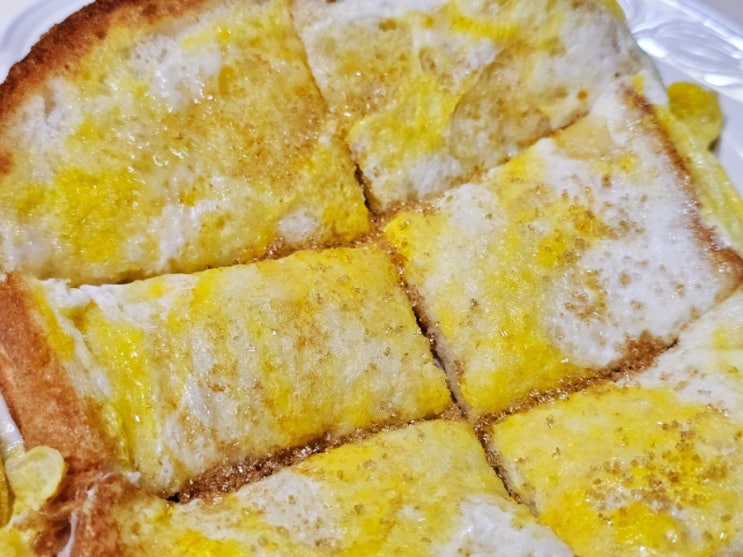  초간단 프렌치 토스트 계란물 설탕 톡톡 뿌려 아이 간식 만들기