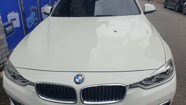  BMW 320i 배터리 교체 방법과 밧데리 규격