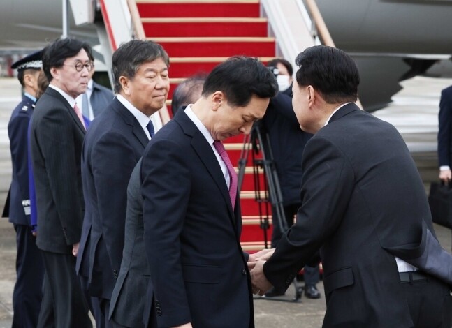 <b>김기현</b>-“당대표.관두면 <b>울산</b><b>출마</b>는 놔두나”…<b>김기현</b>... 