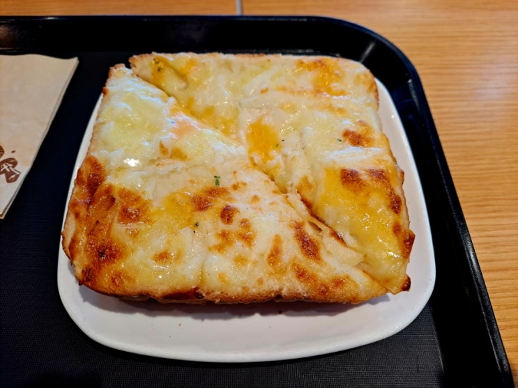  이디야에서 크로크무슈, 피치 얼그레이, 샤인 히비스커스 먹어봤어요