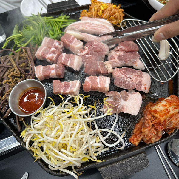  완주 삼봉 지구 삼겹살과 비빔냉면이 맛있는 조선 부뚜막