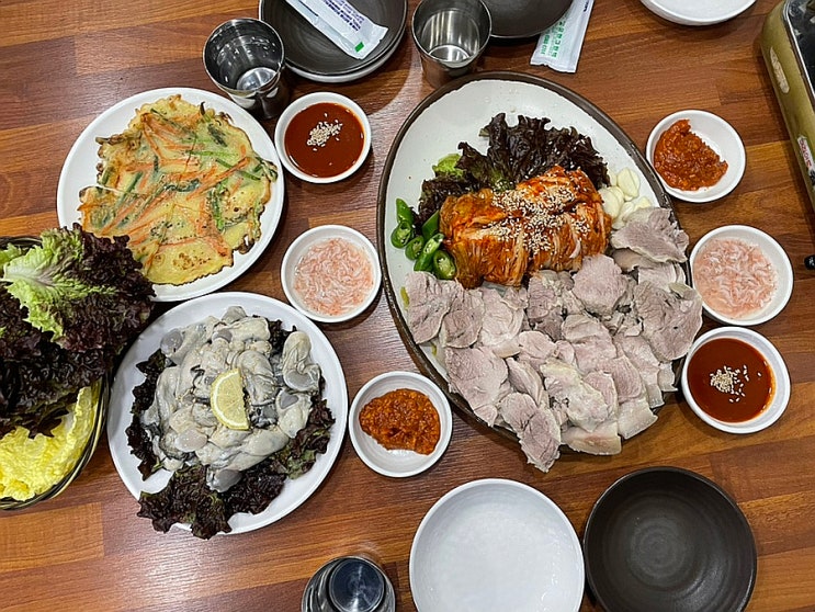  서울 굴보쌈 맛집 통영직송굴 구로 한돈보쌈 본점