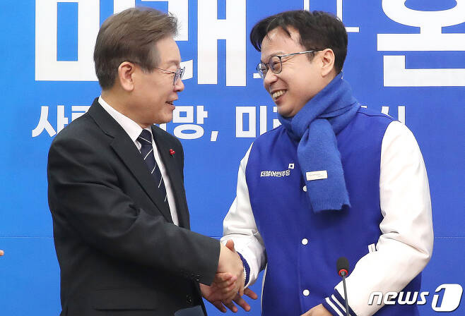 민주당 영입2호 '4차산업 전문가' <b>이재성</b>… "내년 총선 서부산... 